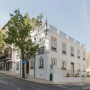 Almada Villa Pensión
