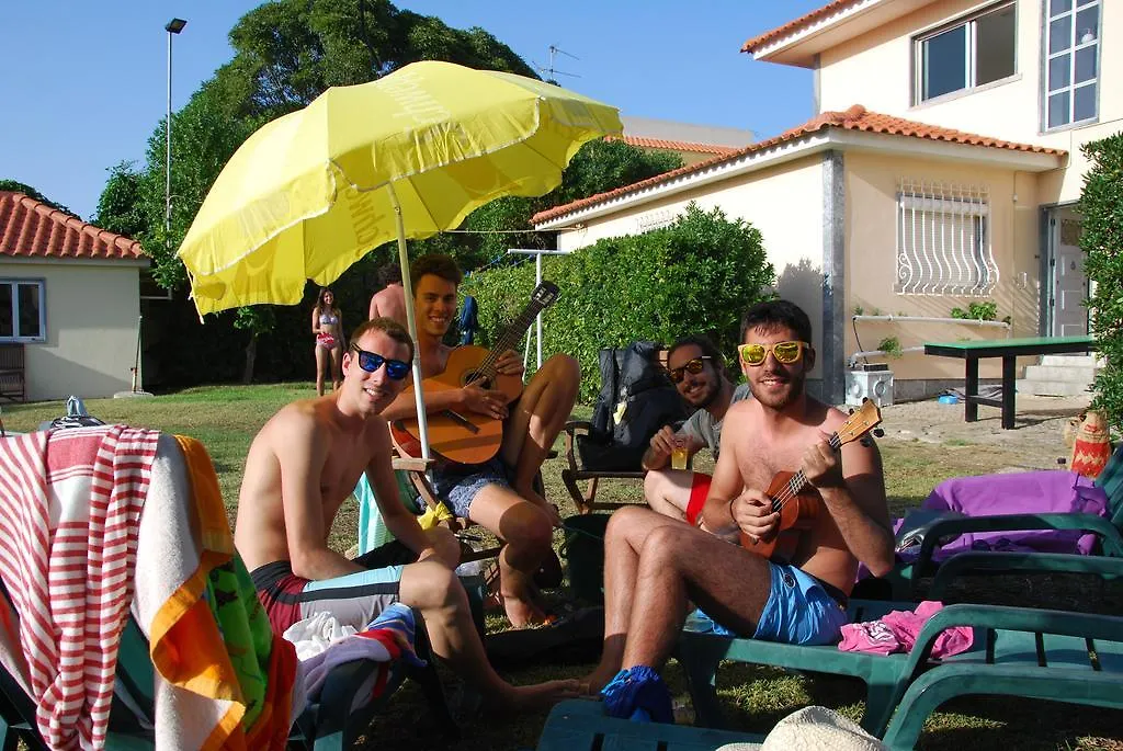 Carcavelos Surf Hostel&Surf Camp 0*, Carcavelos (Lisbon)