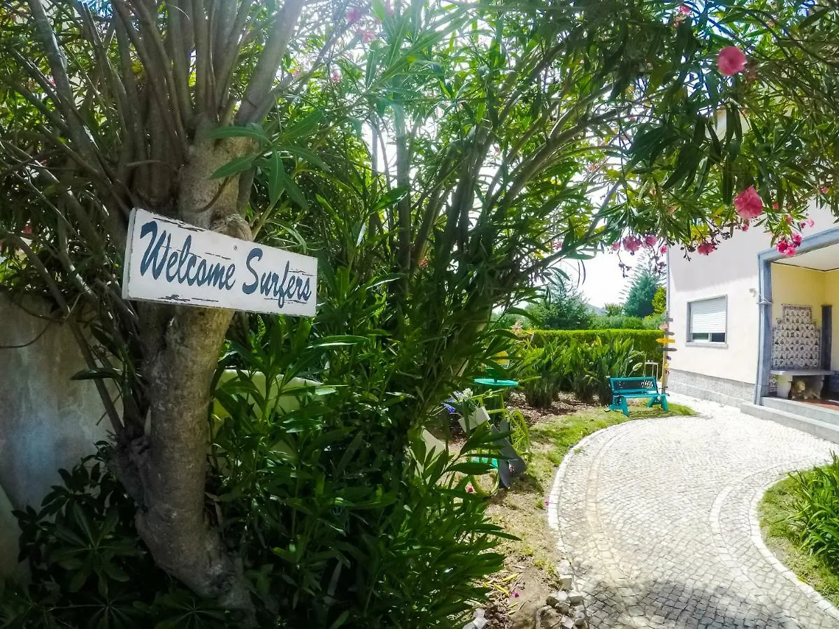 Carcavelos Surf Hostel&Surf Camp Hostal